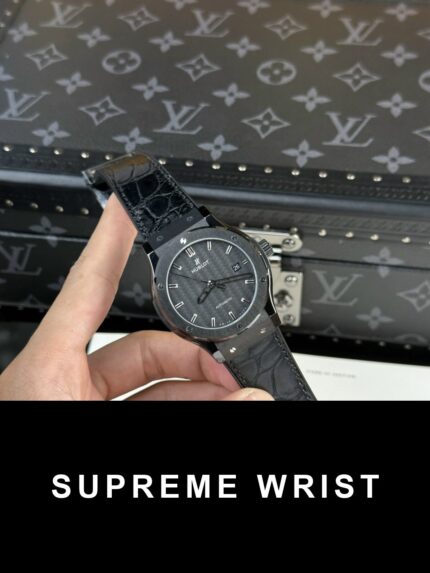 Hublot Classic Fusion Replica Watch Refined Ceramic Carbon Dial 1:1 Super Clone