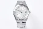 Vacheron Constantin Overseas 4500V Series – Silver Stainless Steel Automatic Watch with Date Display