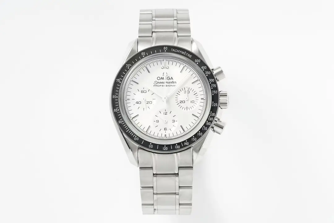 src_0-212.webp Omega Speedmaster Chronograph 9300 Silver - Image 1