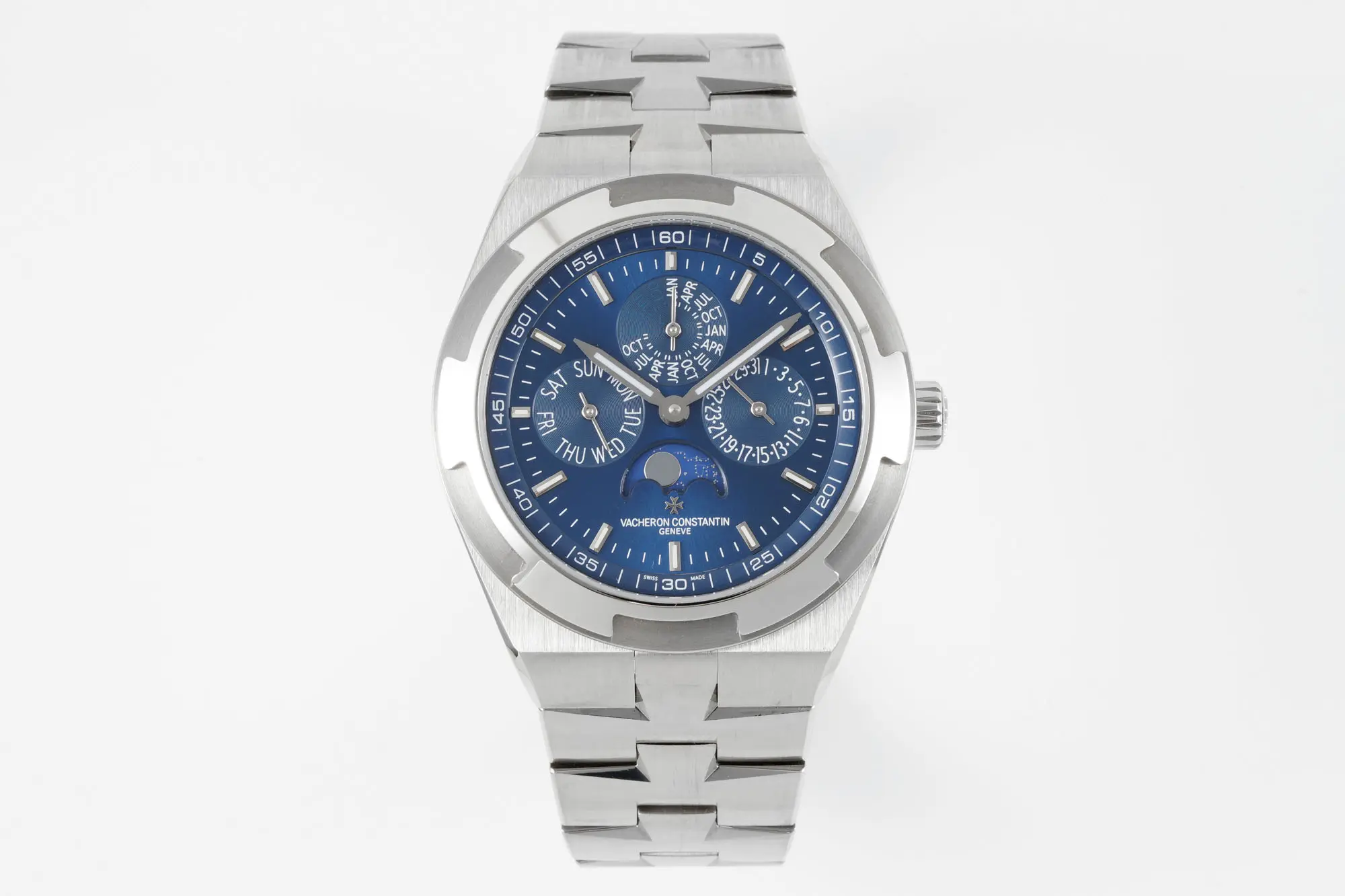 src_0-6.webp Vacheron Constantin Overseas 4300V Perpetual Calendar Watch β Blue Dial, Stainless Steel Bracelet - Image 1