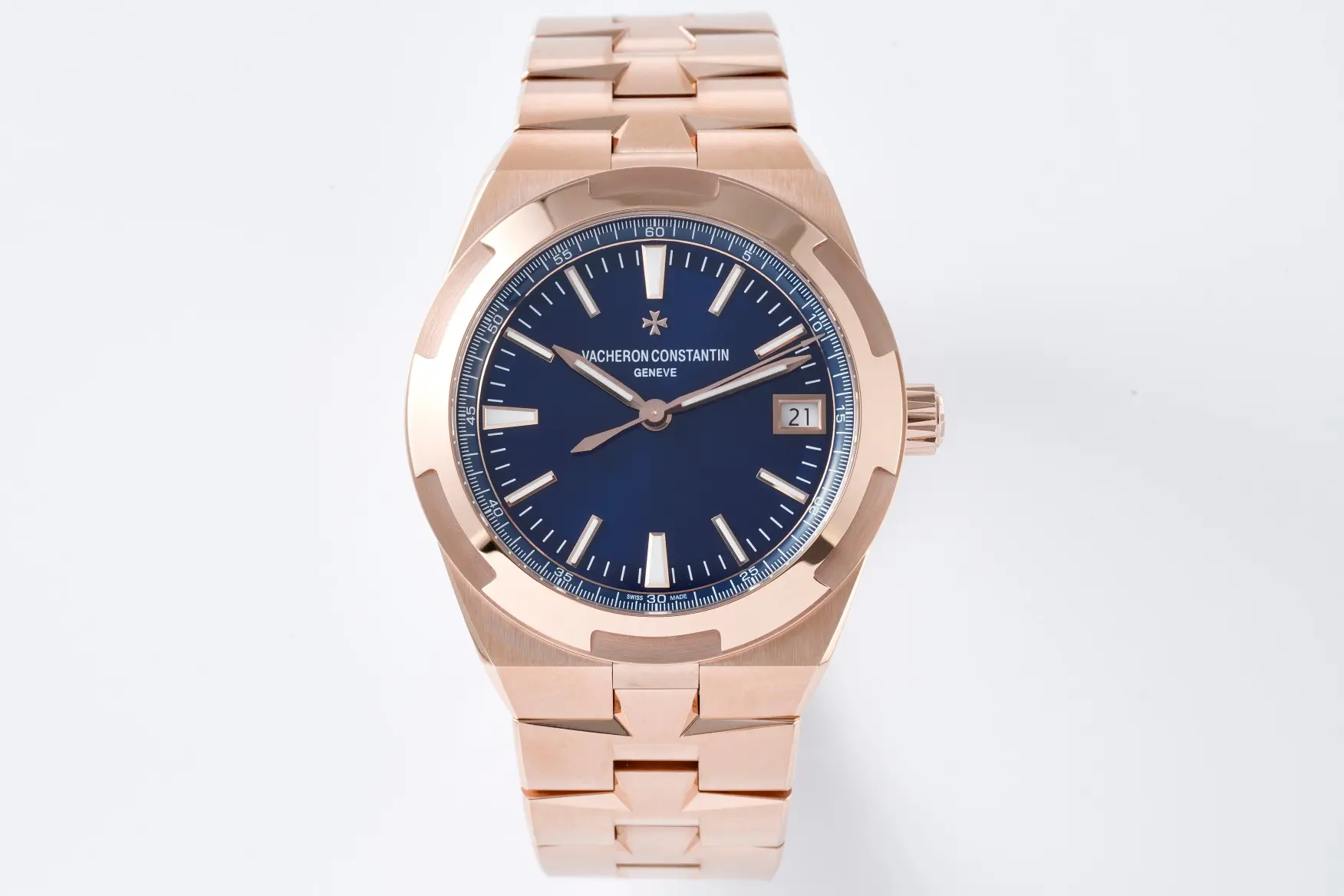 src_0-7.webp Vacheron Constantin Overseas 4500V Series β Rose Gold Case, Blue Dial, Automatic Watch - Image 1