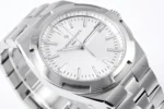 Vacheron Constantin Overseas 4500V Series – Silver Stainless Steel Automatic Watch with Date Display - Image 6